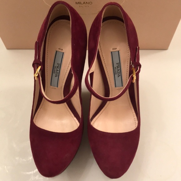 Like-new Prada suede wedges size 35.5 - Picture 7 of 7